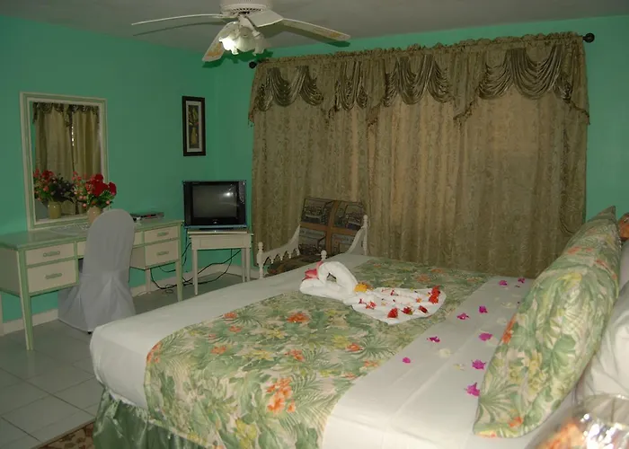 Pink Hibiscus Villa